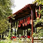 Hotel Stonehouse Byipek *
