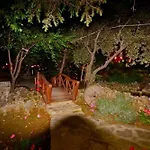 Stonehouse Byipek