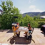 Stonehouse Byipek