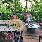 Hotel Stonehouse Byipek *