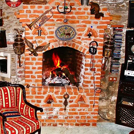 Stonehouse Byipek Hotel