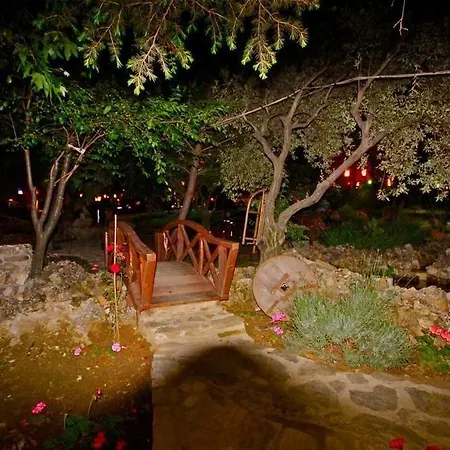 Stonehouse Byipek Hotel