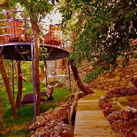 Stonehouse Byipek Hotel