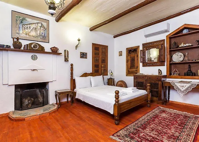 Stonehouse Byipek Hotel *