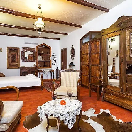 Stonehouse Byipek Hotel