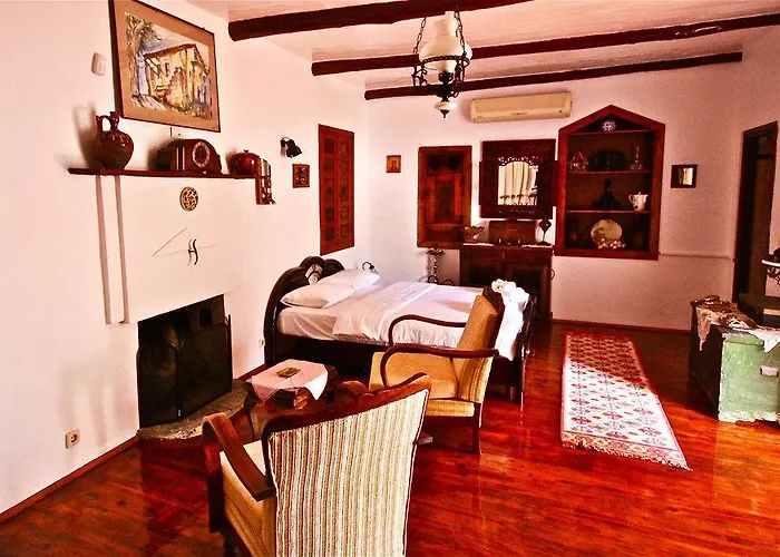 Stonehouse Byipek Selçuk