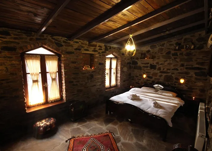 Stonehouse Byipek Selçuk