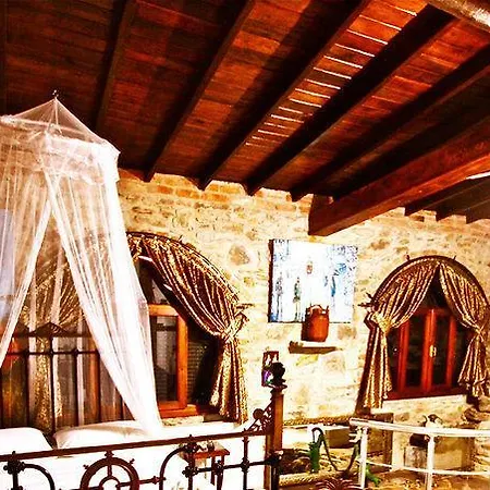 Stonehouse Byipek Selçuk