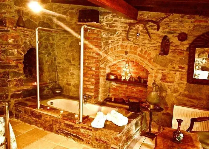 Stonehouse Byipek Selçuk