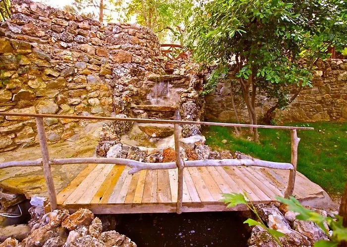 Stonehouse Byipek Selçuk